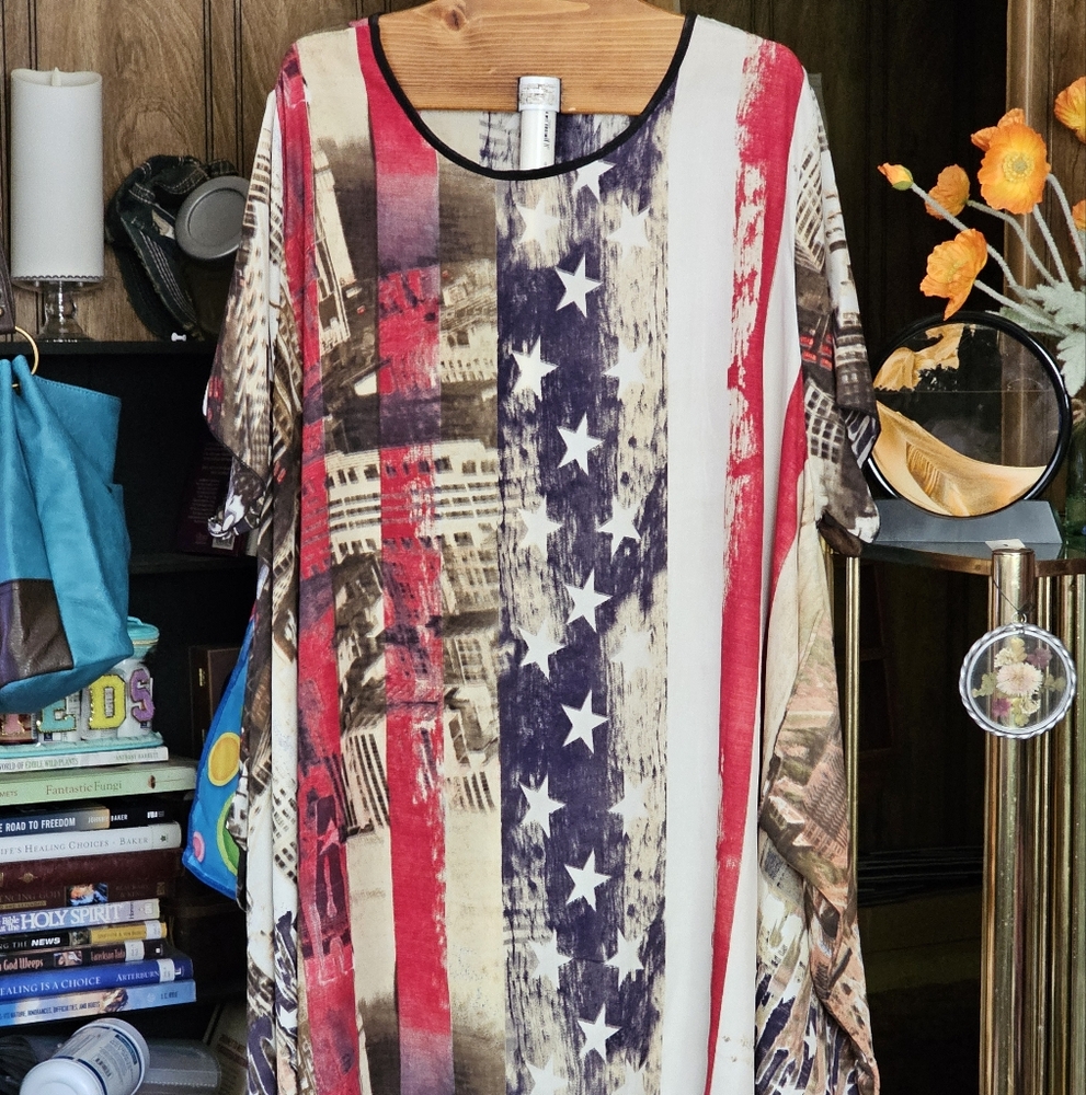 Simply Couture Patriotic Print Top, Brand New, Without Tags